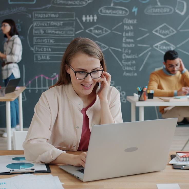 Collaborative mobile app development workflow